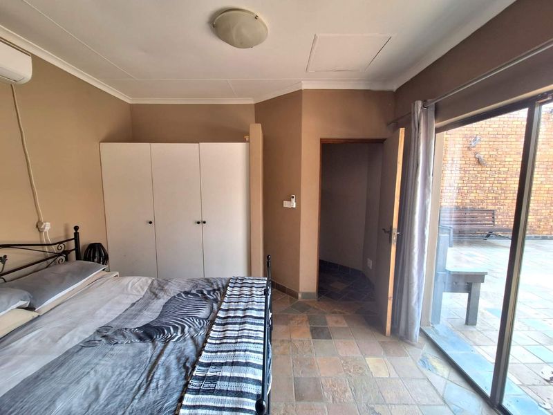 Charming and Versatile Property Awaits You - Photo 4