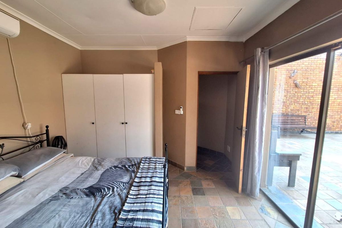 Charming and Versatile Property Awaits You - Photo 4