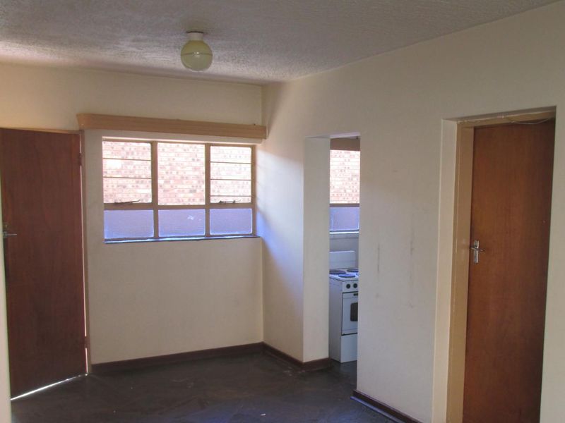 1 BEDROOM FLAT TO RENT IN PRETORIA WEST - Photo 3