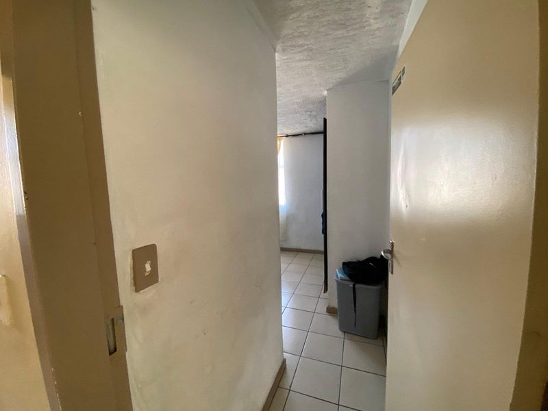 "Spacious 3-Bed Apartment in Silverton - Prime Location!" - Photo 6