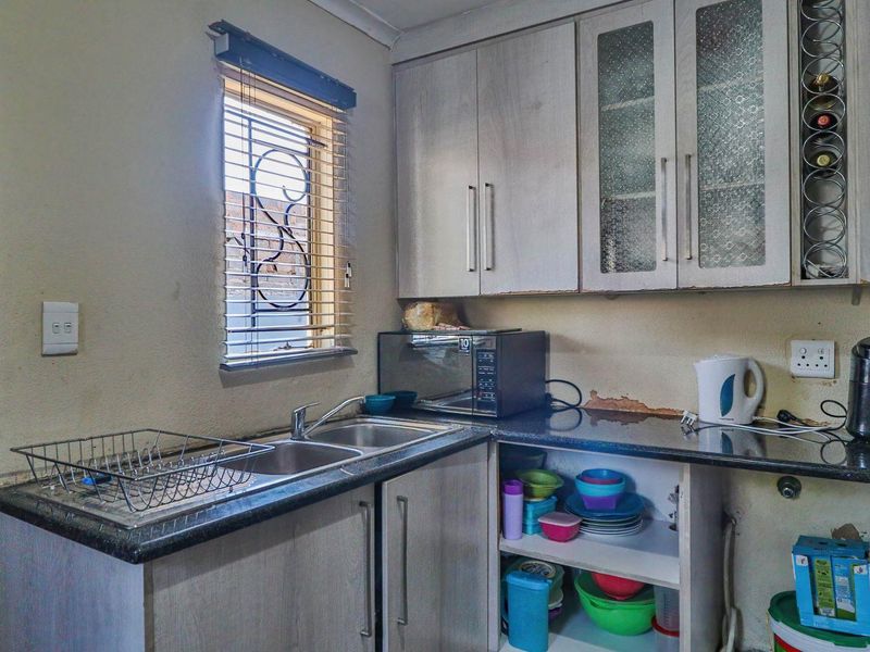 4 Bedroom Family House in Rosslyn Gardens - Photo 6