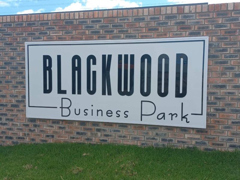 Warehouse available in business park in Fairview! - Photo 10