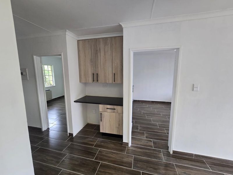 Newly Renovated Commercial Property for Rent – Prime Location - Photo 3