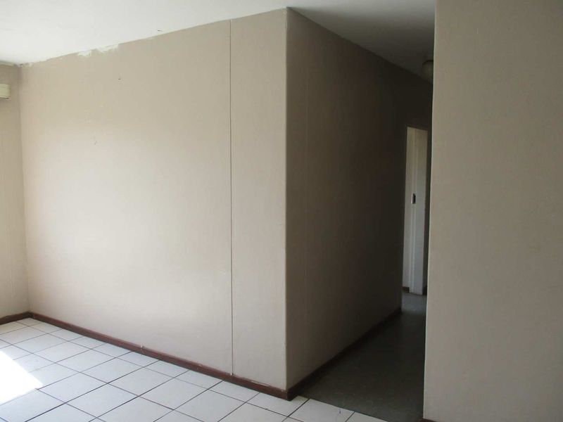 2 BEDROOM FLAT TO RENT IN BALREA PARK - Photo 7
