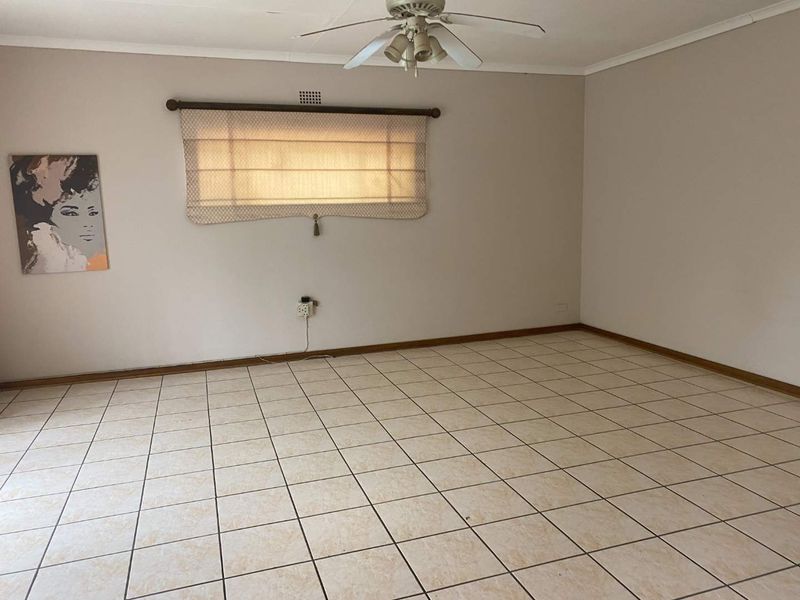 Spacious Family Home for Sale - Photo 6