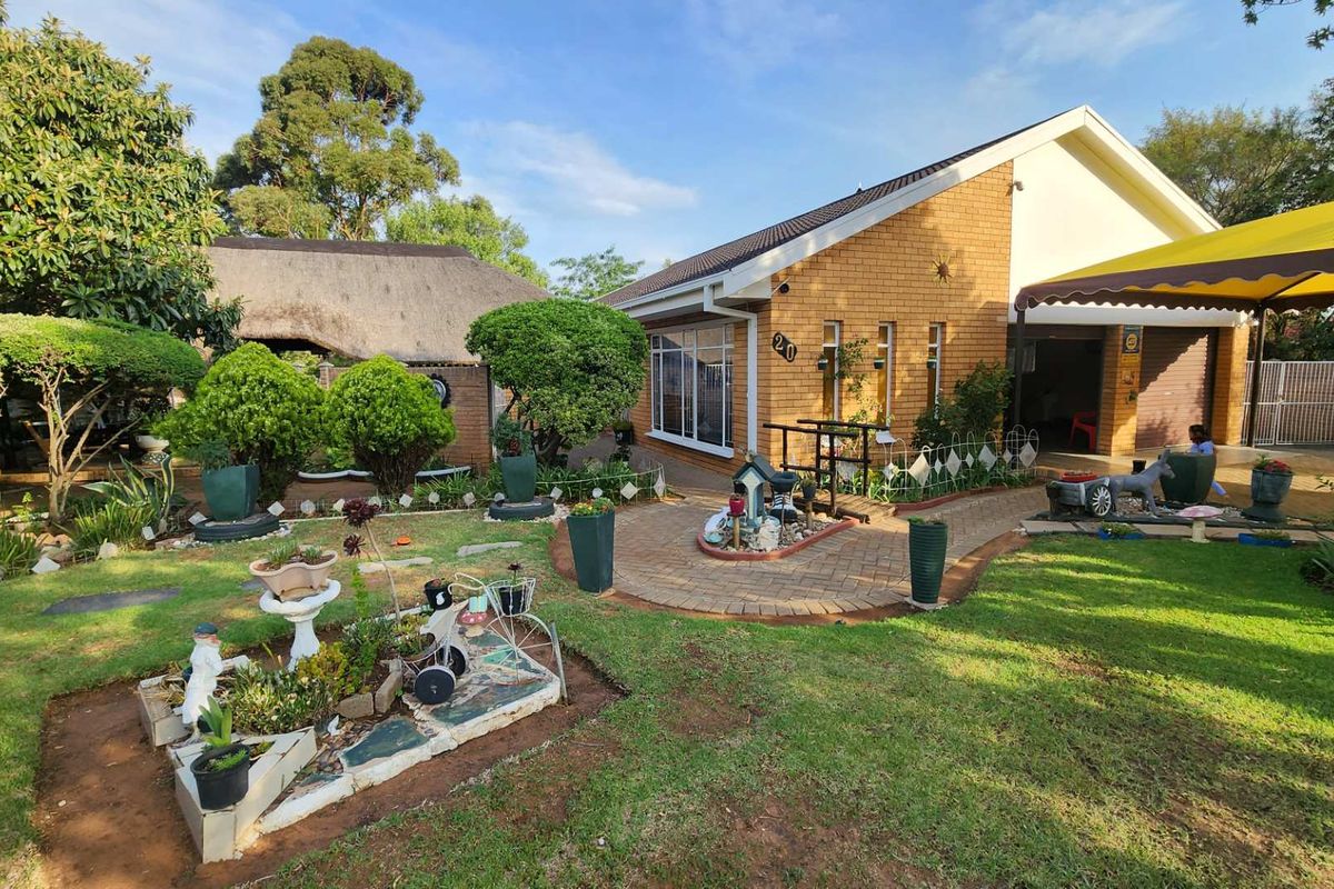 Sensational Suburban Sanctuary - Photo 2