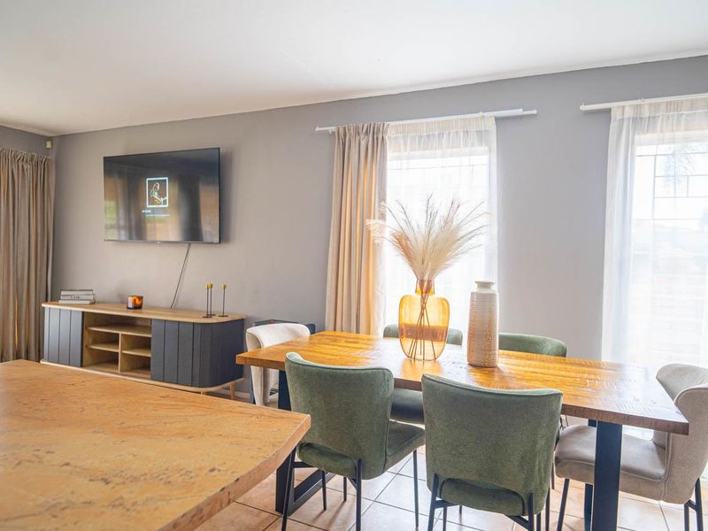 Family Home with Space in Ruimsig - Photo 5