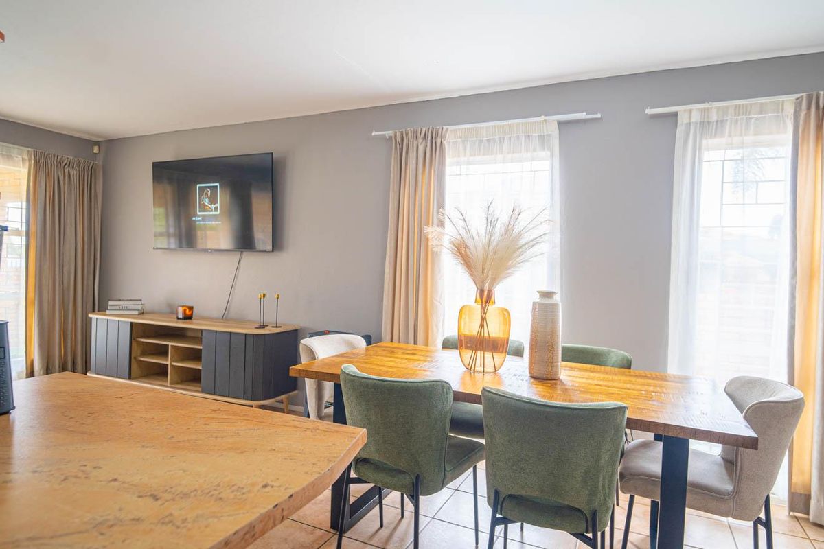 Family Home with Space in Ruimsig - Photo 5