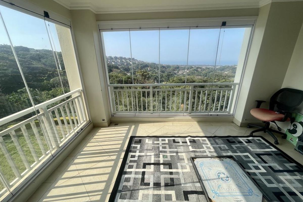 Hendra - Elegant 4-Bedroom First Floor Apartment with Stunning Sea Views – Ilala Ridge Estate - Photo 2