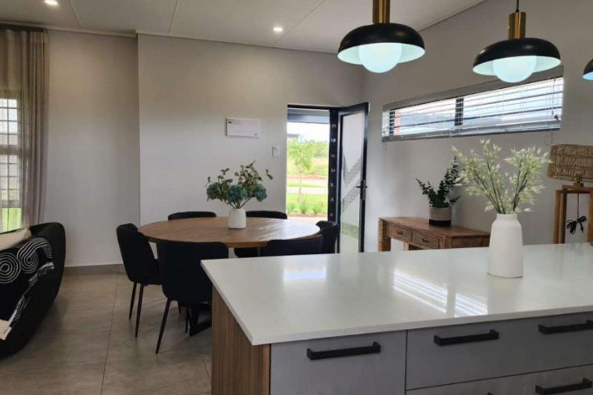 Exclusive Alberton Homes: Style Meets Security - Photo 2