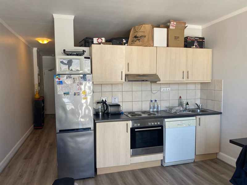 Executive Large One Bedroom Apartment - Furnished - Photo 10