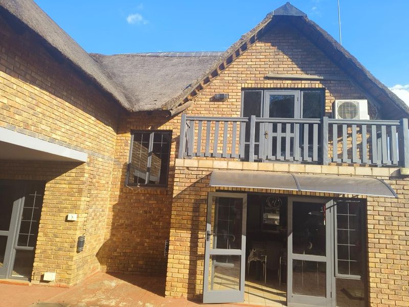 BEAUTIFUL modern x3 bedroom home - Photo 4