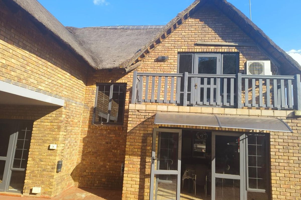 BEAUTIFUL modern x3 bedroom home - Photo 4