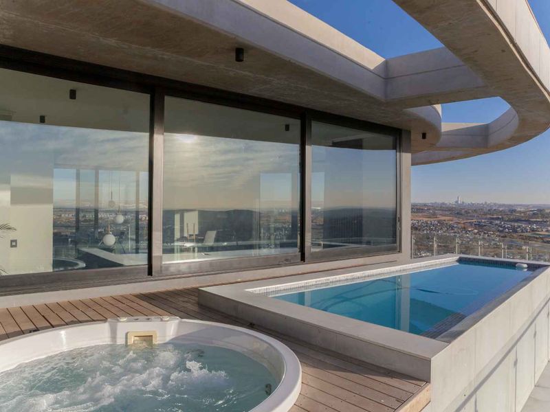 Introducing the Pinnacle of Luxury Living: The Cassini Crown Jewel Penthouse in The Ellipse. - Photo 4