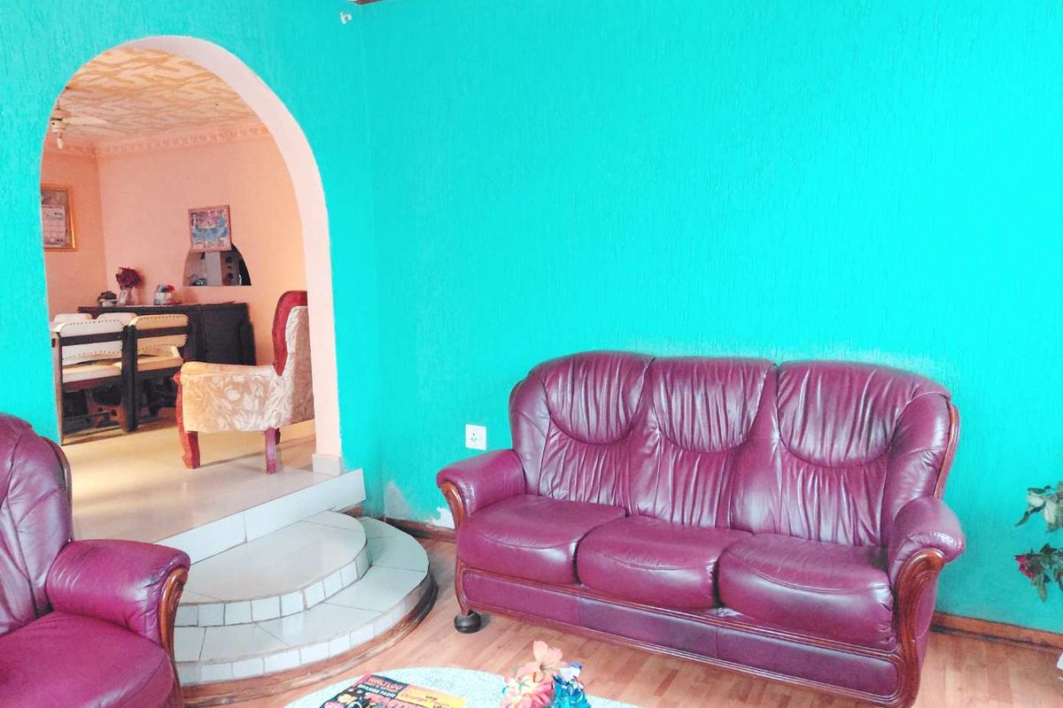 Prime Location: Steps from Palm Springs & Eyethu Mall! - Photo 5