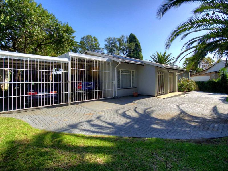 Renovated beauty with teen pad - Photo 7