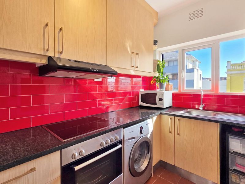 Spacious North Facing Apartment in a Prime Location - Photo 9