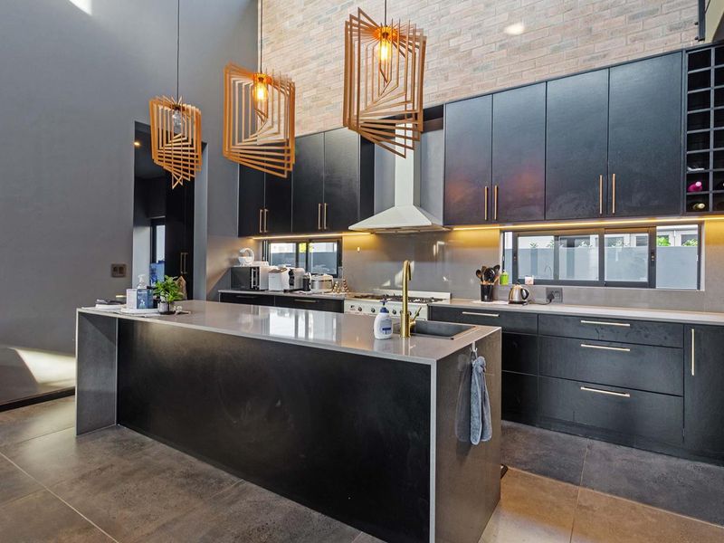 Exceptional Off-the-Grid Luxury Living in Prestigious Sagewood Estate - Photo 3