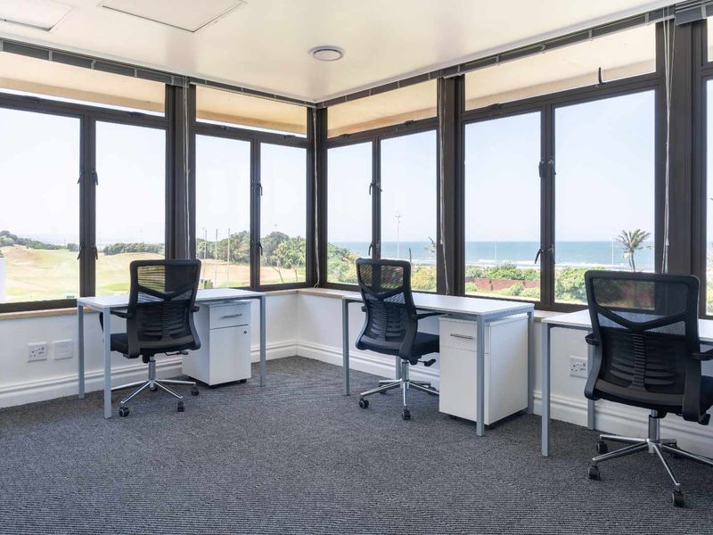 Workspaces, services and support to help you work better in Regus Country Club - Photo 4