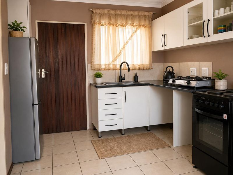 Beautiful Three bedroom Townhouse for sale - Photo 9