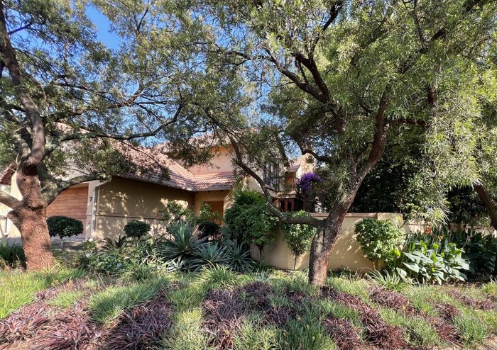 Property #2486819, Townhouse For Sale in Midstream Estate