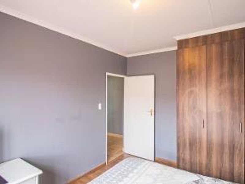 3 Bed House for Sale - Photo 4