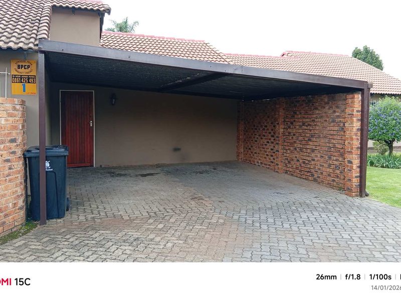 Three Bedroom Corner Townhouse with Garden & Braai - Photo 2