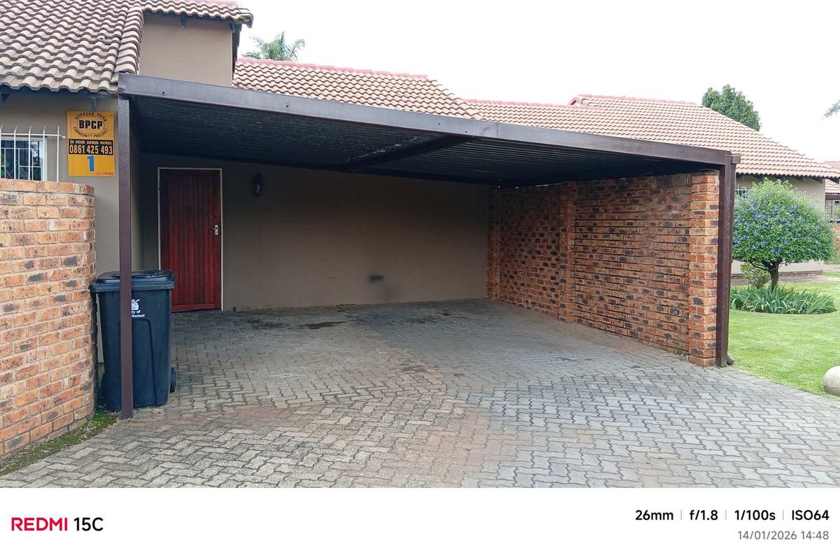 Three Bedroom Corner Townhouse with Garden & Braai - Photo 2