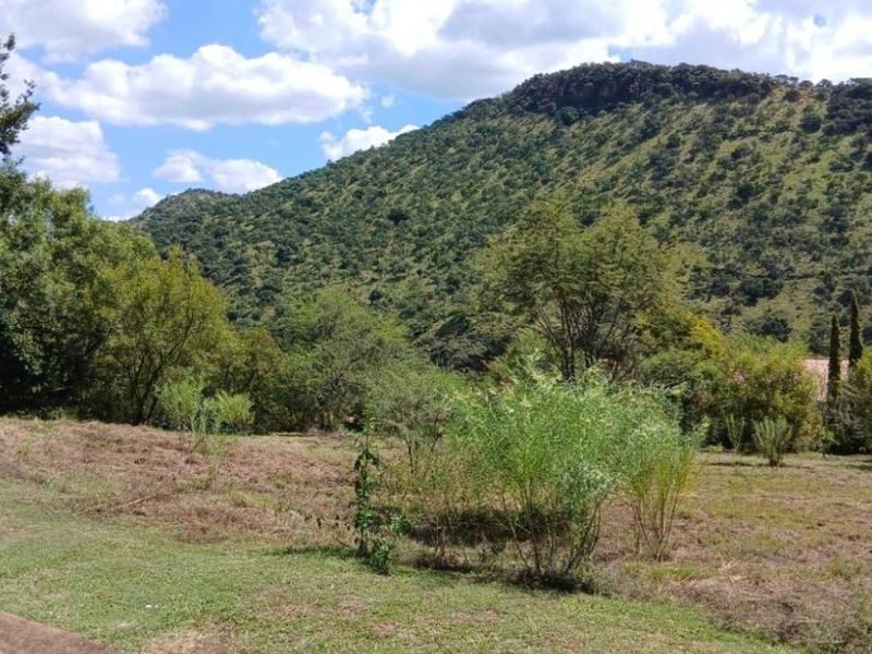 Discover the perfect opportunity to build your dream home in the prestigious Ville D’Afrique Estate, Hartbeespoort! - Photo 2