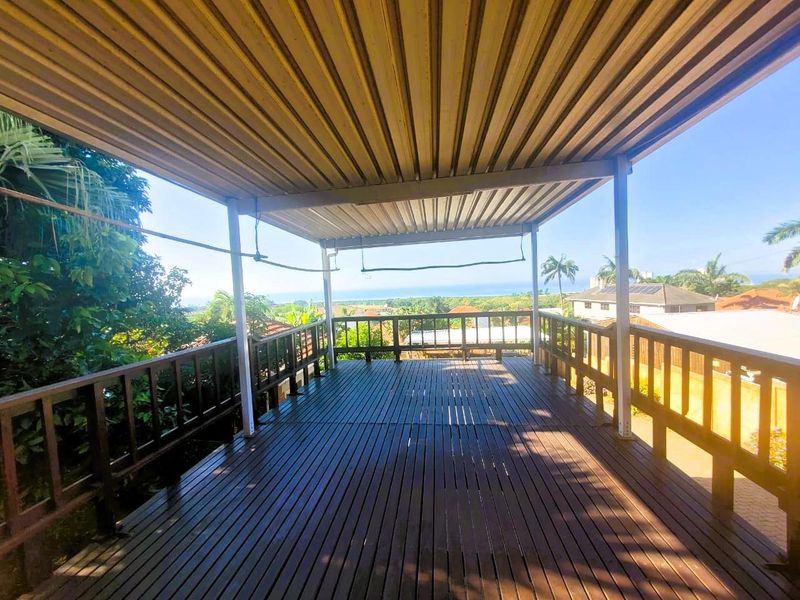 **Prime Durban North Property with Breathtaking 180-Degree Sea Views** - Photo 2