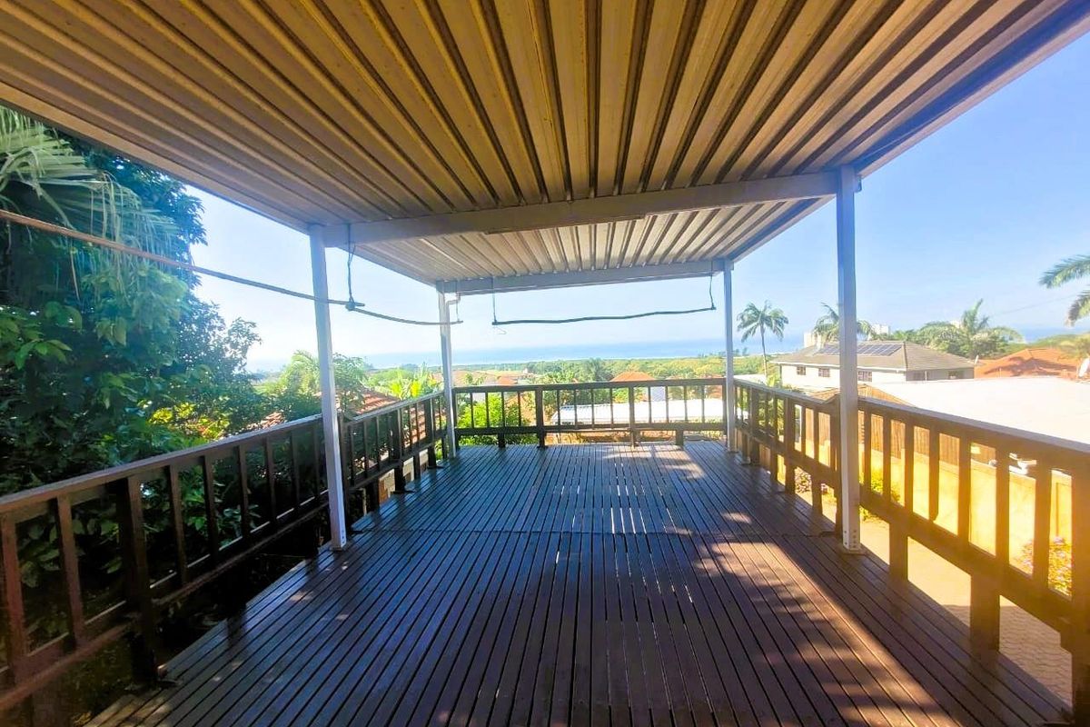 **Prime Durban North Property with Breathtaking 180-Degree Sea Views** - Photo 2