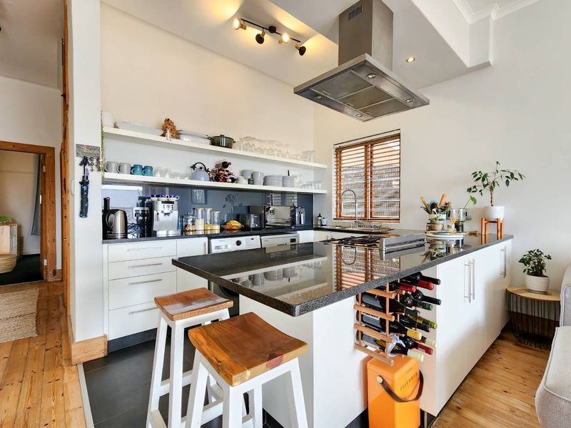 Sea Point Living In A Lovely Small Block - Photo 7