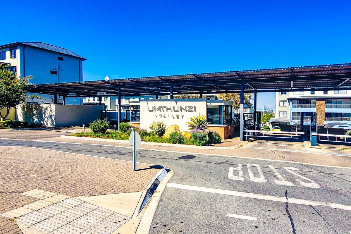 "Elegant property nestled in the fauna of Carlswald, Midrand." - Photo 2