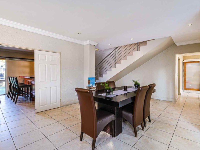 Stunning 4-Bedroom Family Home with Flatlet and Exceptional Entertainment Areas in Six Fountains Residential Estate - Photo 8