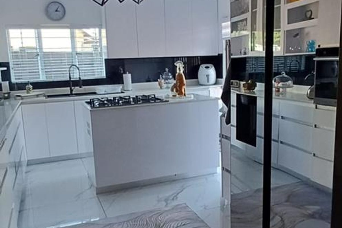 Your All-In-One Family Haven Awaits! - Photo 3