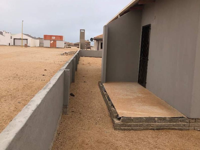 Renovaters dream with potential. - Photo 10