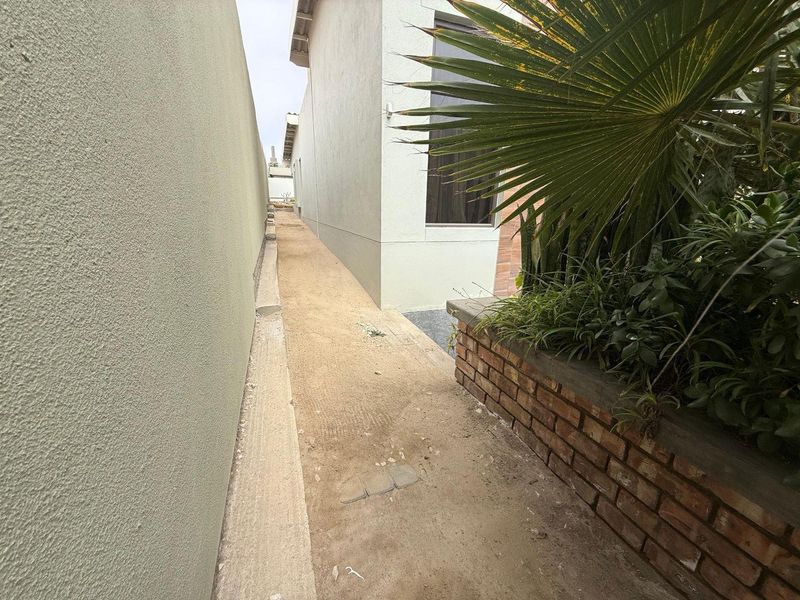 FOR SALE- 3 BEDROOM HOUSE IN OCEAN VIEW SWAKOPMUND, NAMIBIA - Photo 9