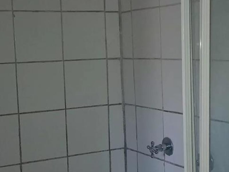 Charming Three-Bedroom Home for Sale in Site C, Khayelitsha - Photo 8