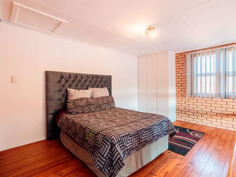 Calling Investors/First time buyers: Loft Apartment - Bluewater Bay - Photo 10