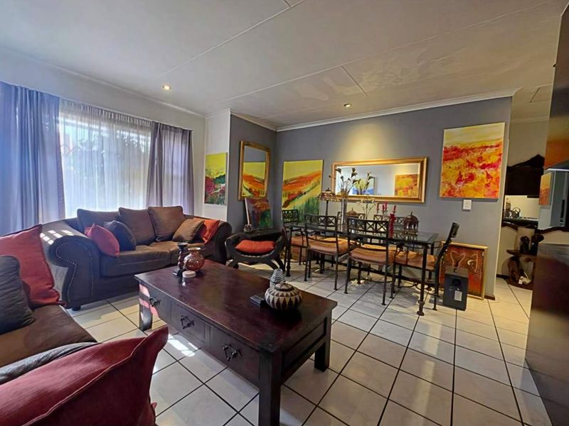 3 Bedroom Townhouse for Sale in New Redruth - Photo 7