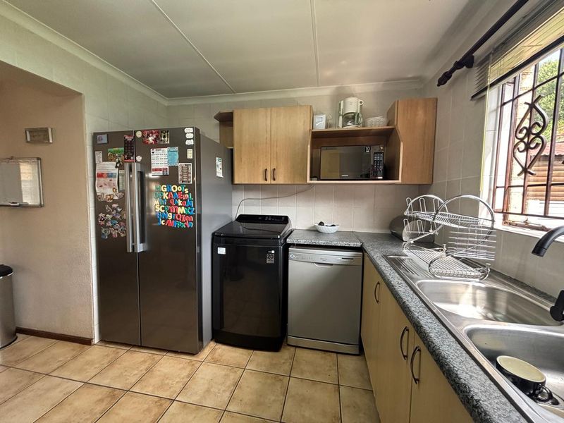 2 Bedroom Cluster for sale in Kibler Park - Photo 4