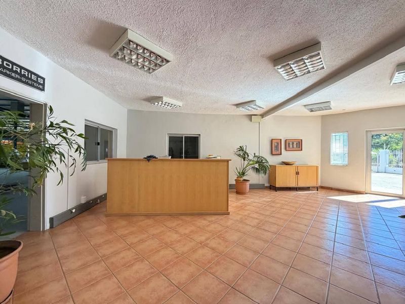 Prime commercial property for sale in Prosperita with 4,050 m2 erf . - Photo 3