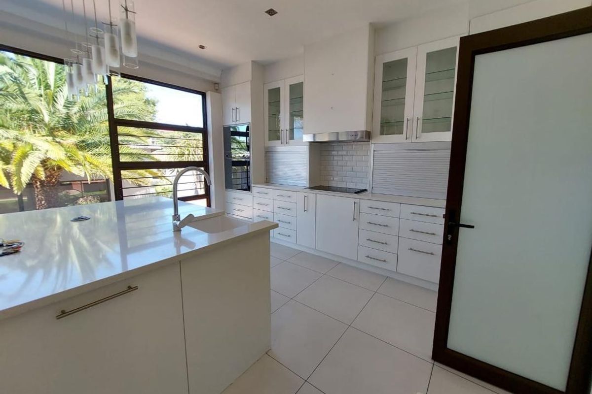 5 Bedroom House TO LET in Suiderhof - Photo 4