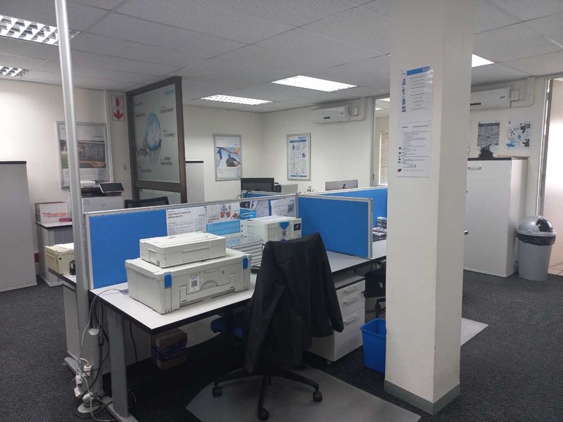 Corporate Business Park Office Space Available from 1 October! - Photo 4