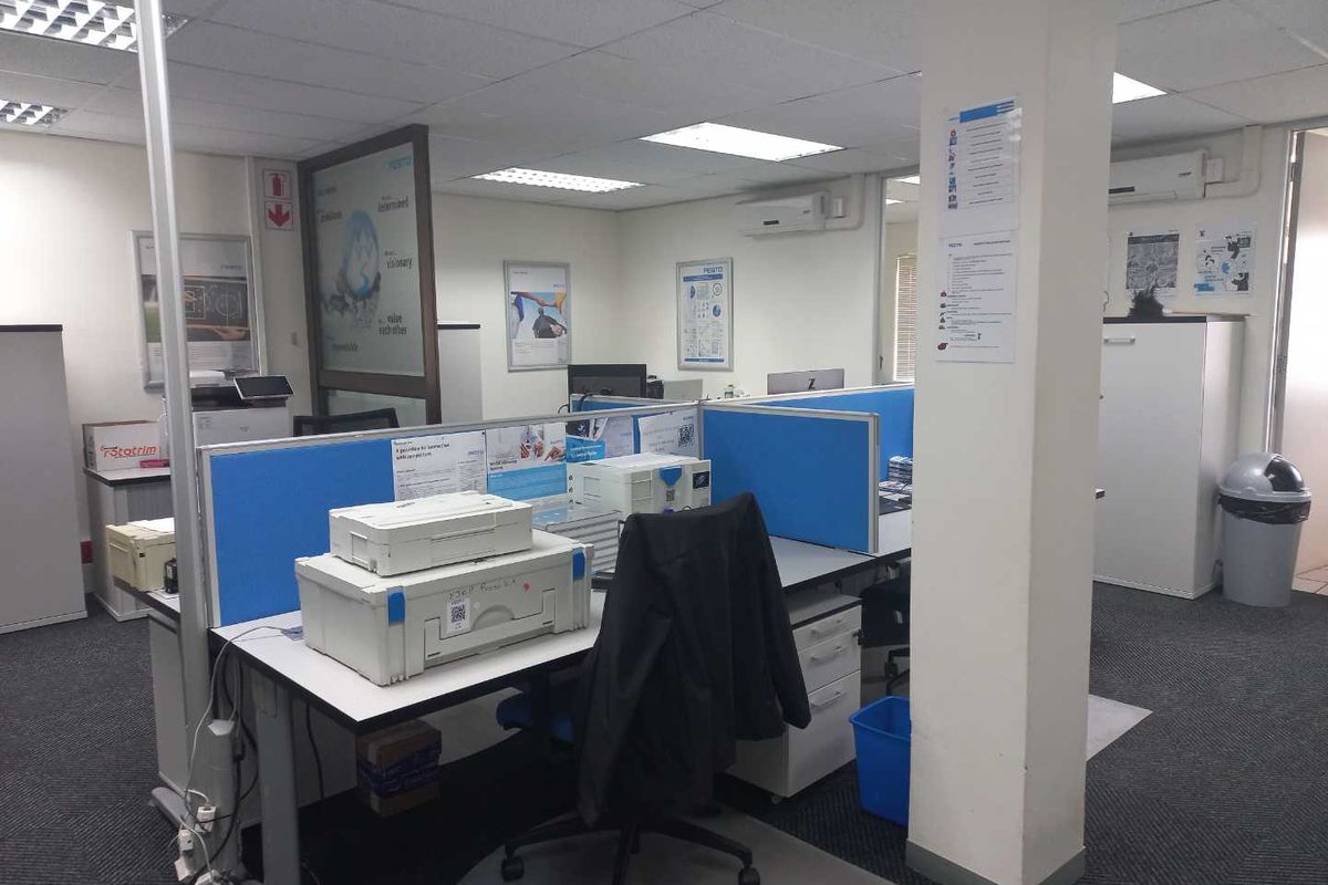 Corporate Business Park Office Space Available from 1 October! - Photo 4