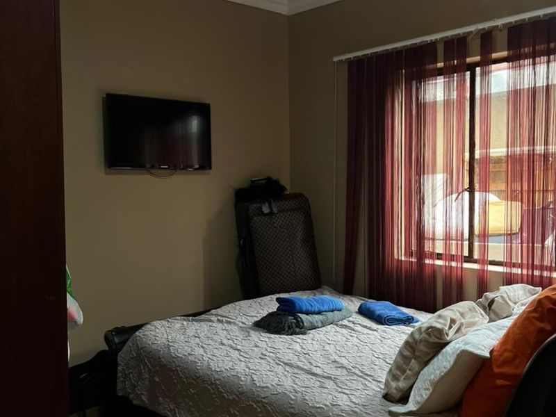 5-Bedroom Double Storey Freestanding House - Photo 7