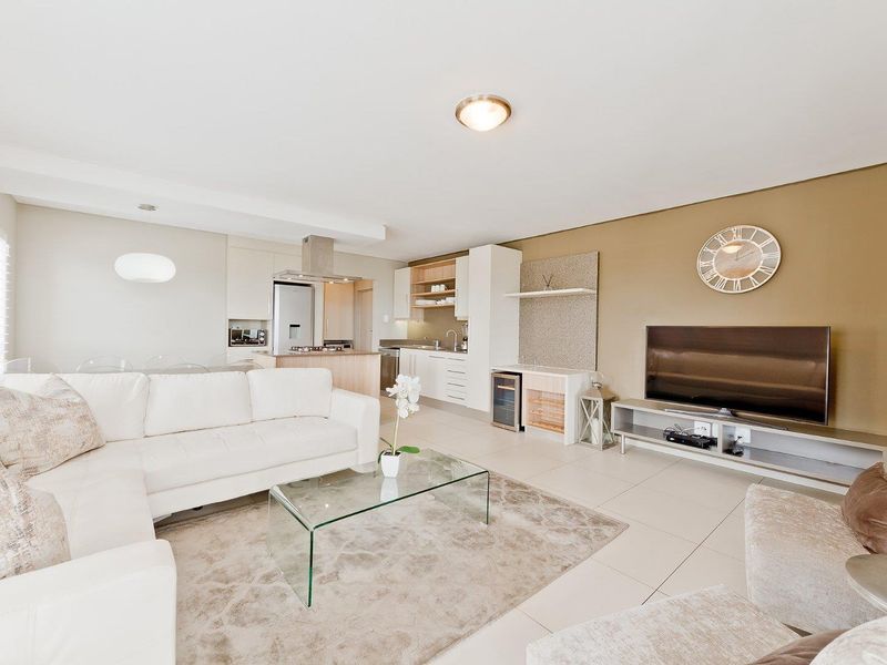 CORNER UNIT IN POPULAR COMPLEX CENTRALLY LOCATED IN BRYANSTON, WITH THE MOST MAGNIFIECIENT VIEWS OF THE MAGALIESBURG MOUNTAINS - Photo 1