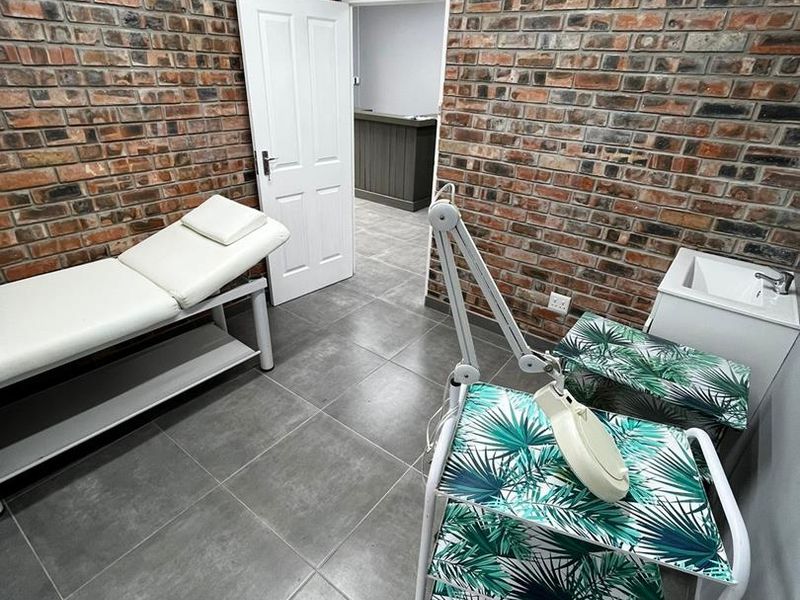 Prime Office & Wellness Space Perfect for Medical & Beauty Pros - Photo 7