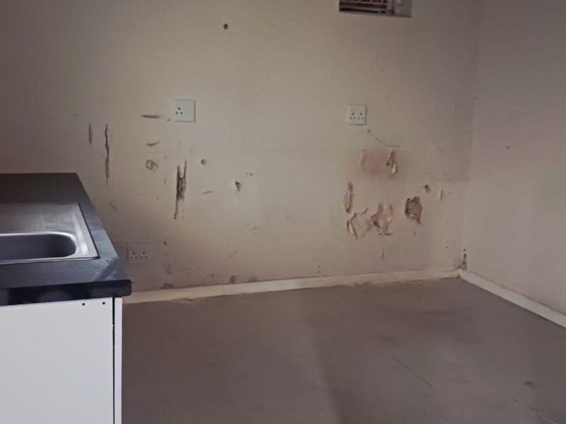 TO LET | Ground Floor Commercial Space - Photo 4