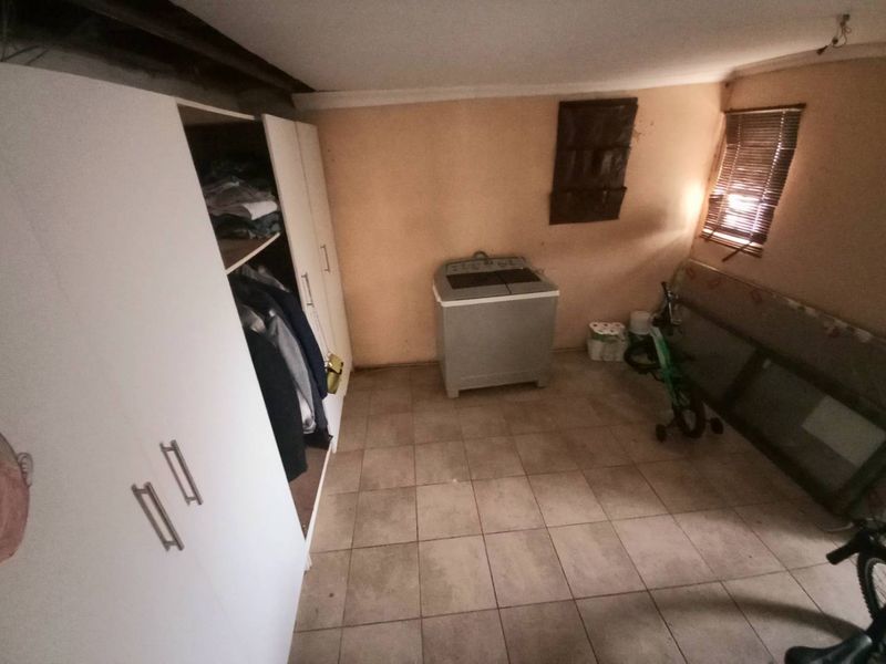 Three bedrooms house for sale in Elandspoort - Photo 10